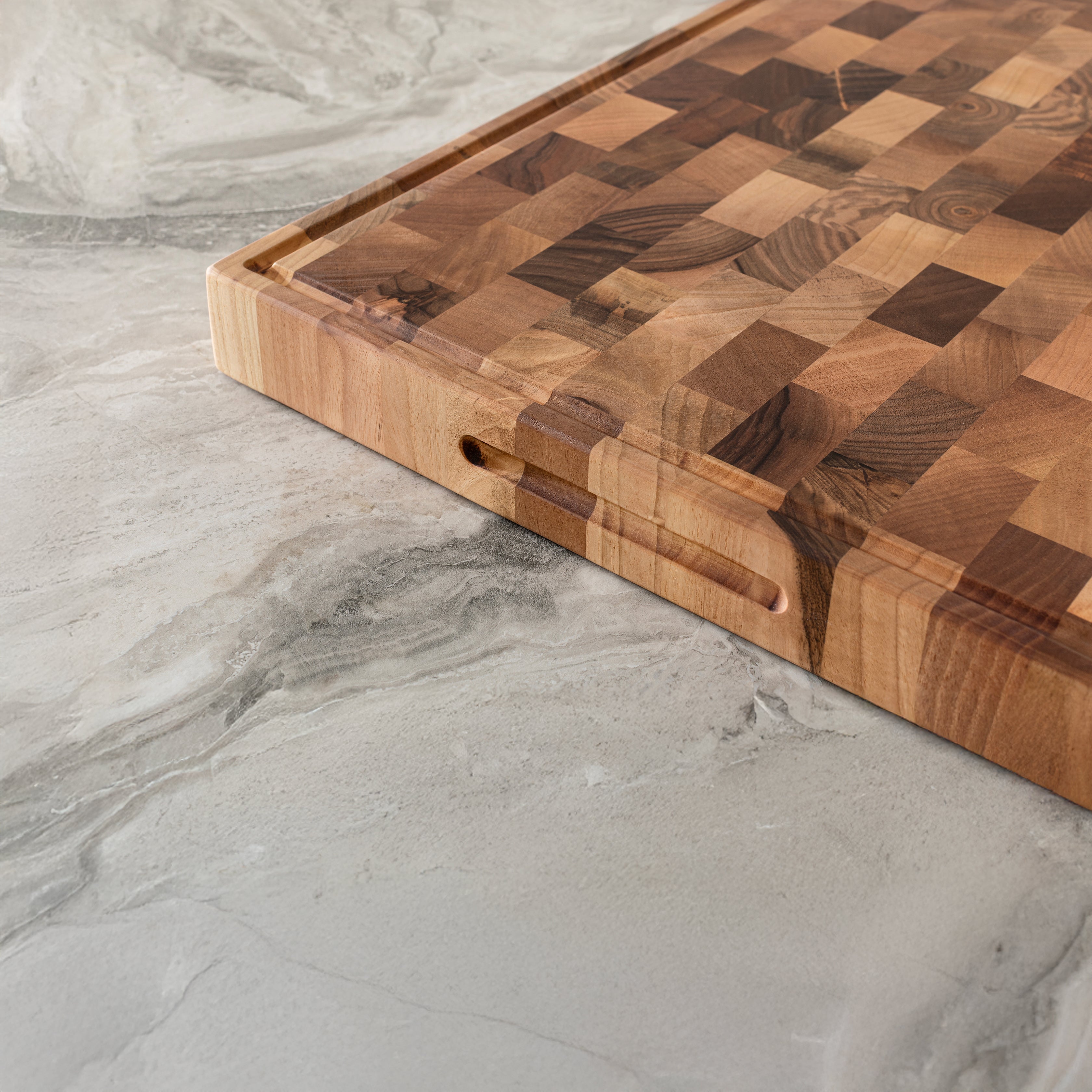 Endgrain Walnut Cutting and Serving Board – Handmade | Special Design for Gastronomy Professionals