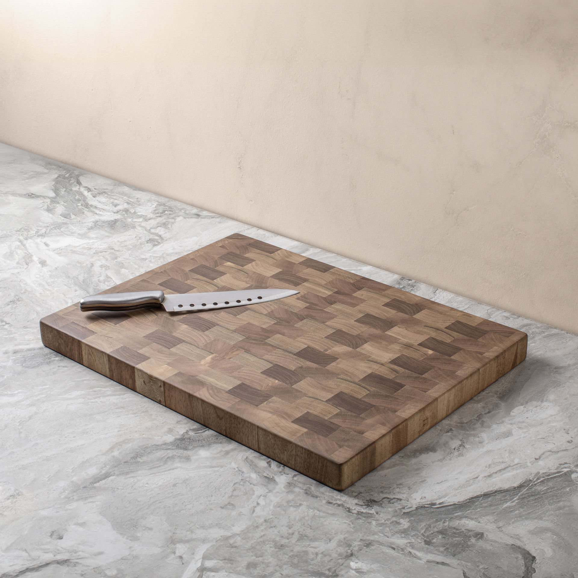 Endgrain Walnut Cutting and Serving Board – Handmade | Special Design for Gastronomy Professionals