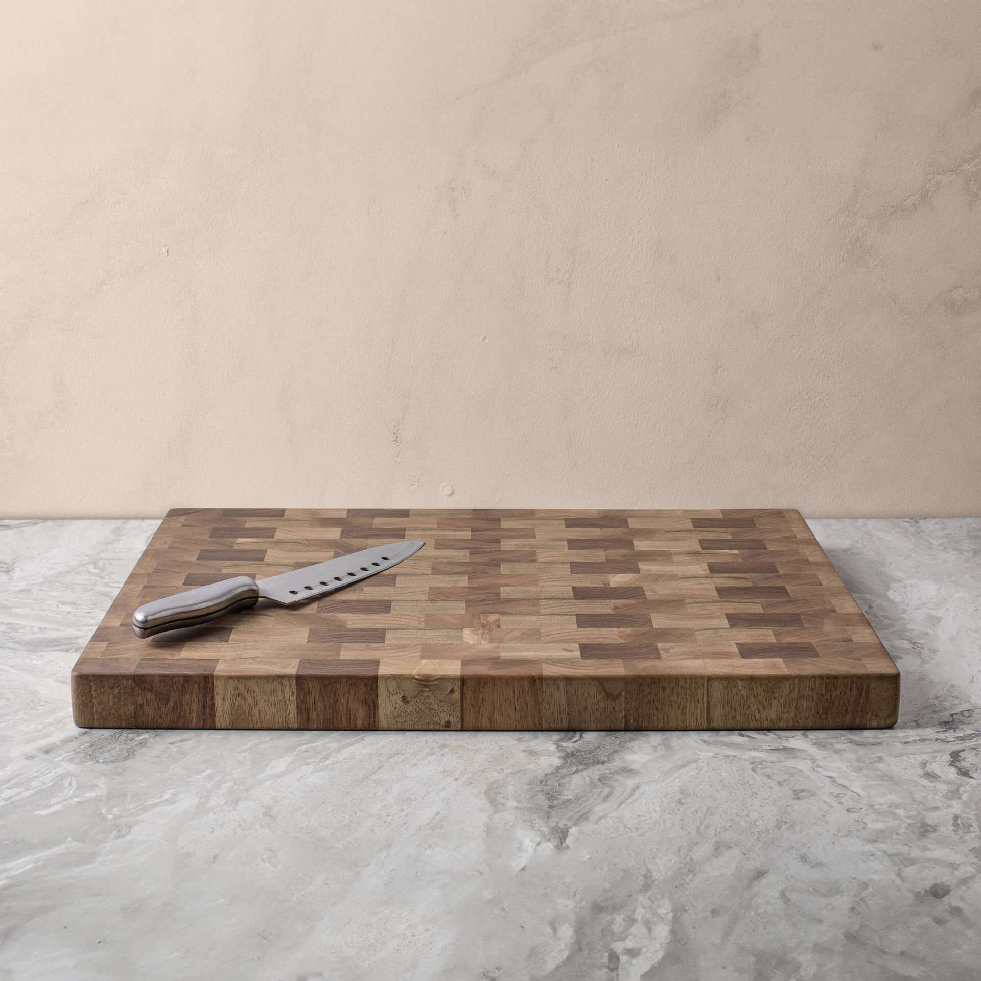Endgrain Walnut Cutting and Serving Board – Handmade | Special Design for Gastronomy Professionals